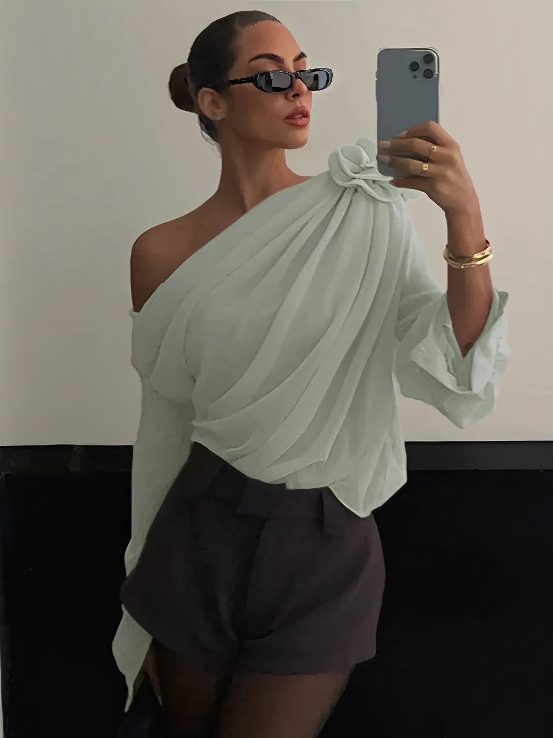 Blusa Feminina Manga Longa com Flor em Chiffon Modern Ella