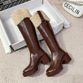 Bota Cano Longo Detalhe de Pelúcia Modern Cecília